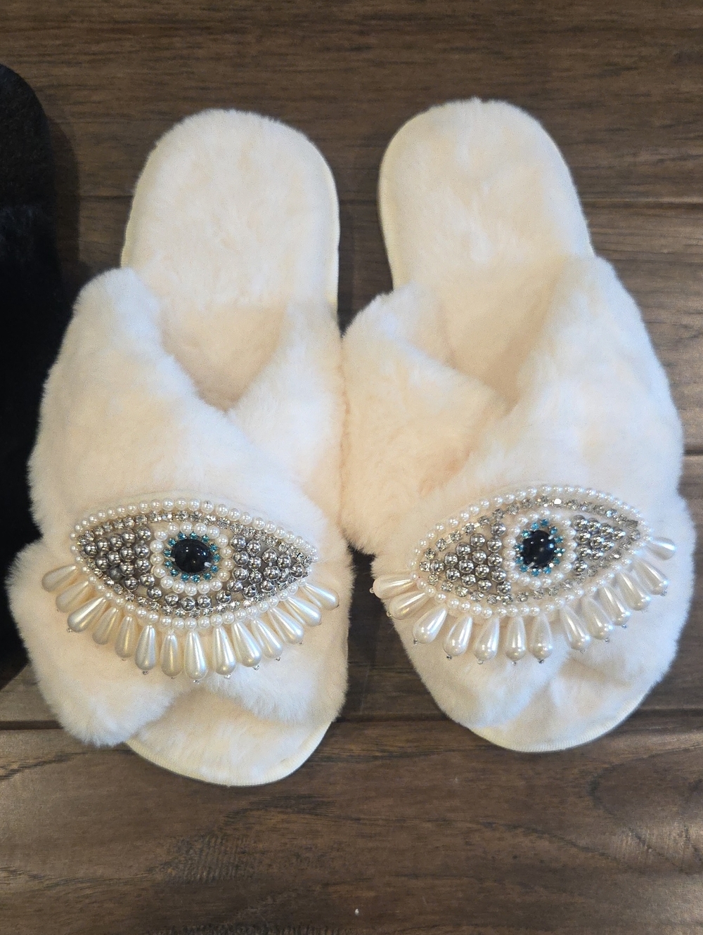 Plush White Evil Eye Embellished Women’s Slippers - Picture 1 of 6